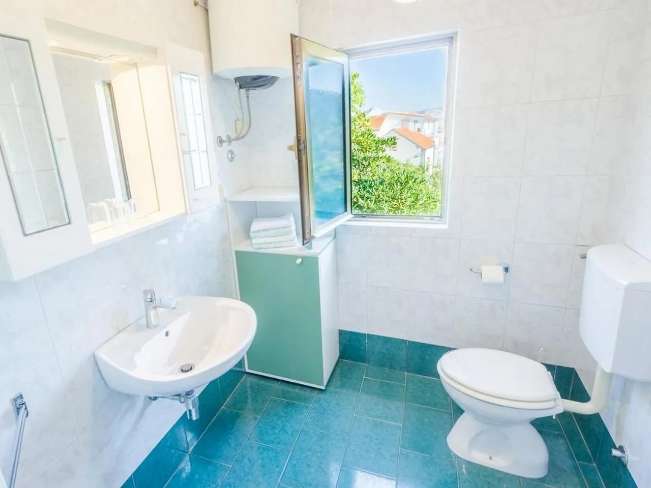 Apartment And Rooms Kristina Baska  Baska (Krk)